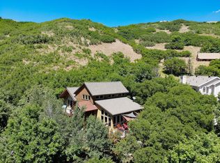1207 E Canyon Creek Dr, Bountiful, UT 84010