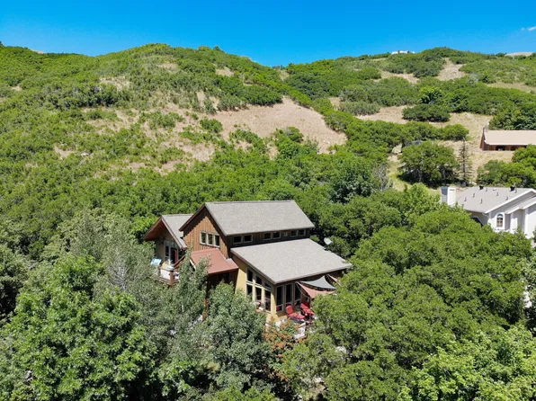 1207 E Canyon Creek Dr, Bountiful, UT 84010