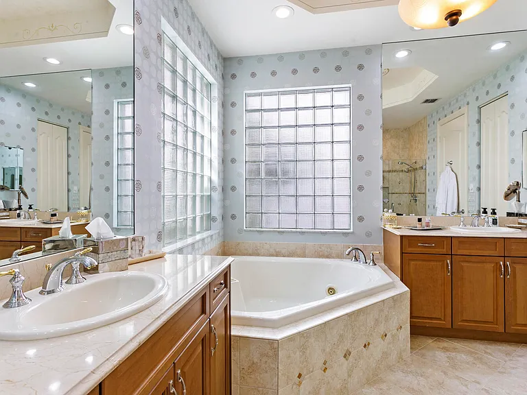 6700 Fox Hollow Dr — Photo 23
