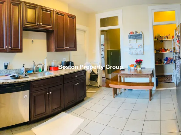137 Saint Alphonsus St, Roxbury, MA