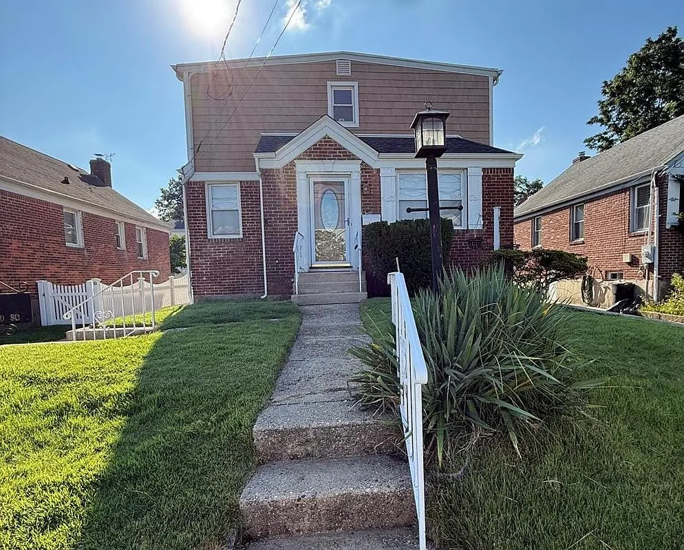 5 bed, 2.0 bath, 1757 sqft, $5,500 — Photo 1