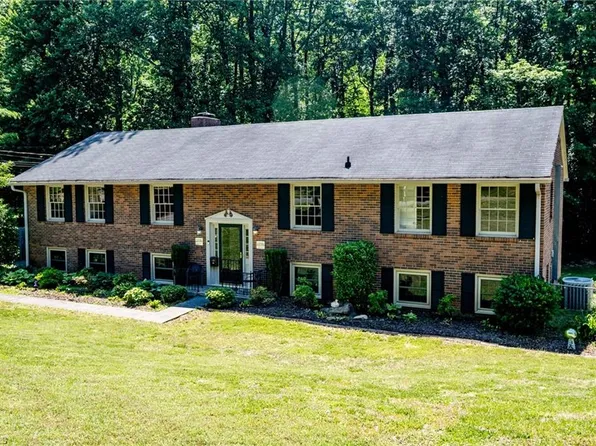 3230 Kinnamon Rd, Winston Salem, NC 27104