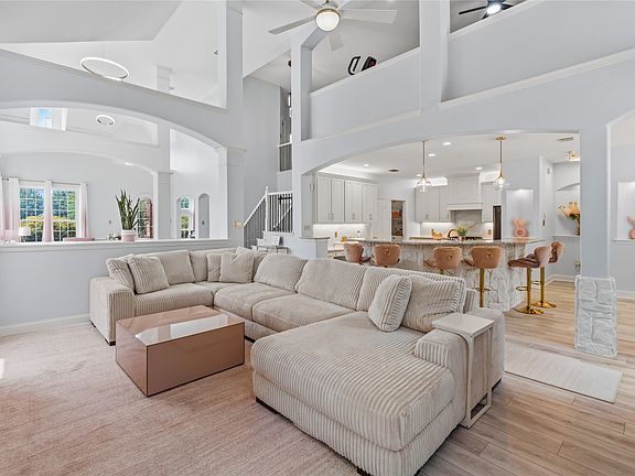 5th image of 3401 Marymount Dr