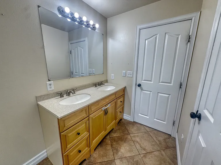 1850 Osborn Ct — Photo 22