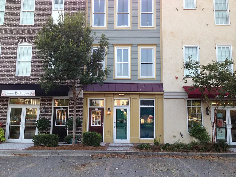 732 S Shelmore Blvd #203 — Photo 3