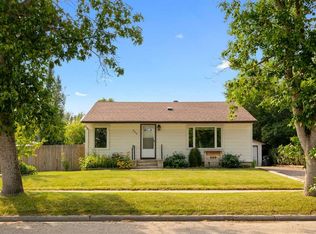 909 E 6th St SW, High River, AB T1V 1B3