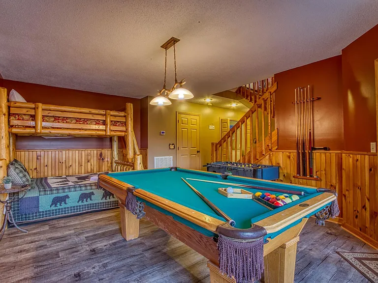 905 Smoky Bears Way — Photo 17