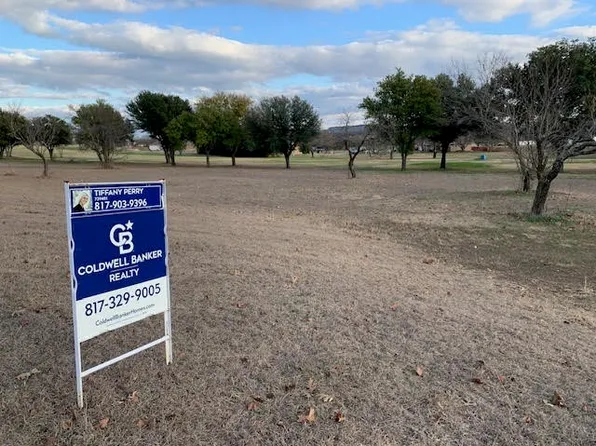 129 Lakeview Dr, Runaway Bay, TX 76426