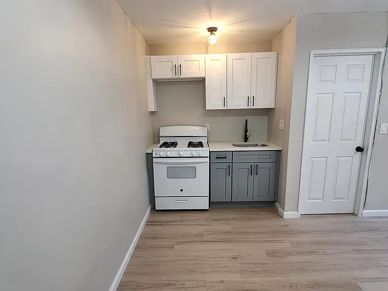 485 Lakeside Ave #11F — Photo 3