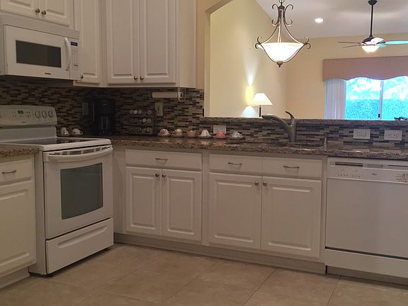 4th image of 8394 Logia Cir