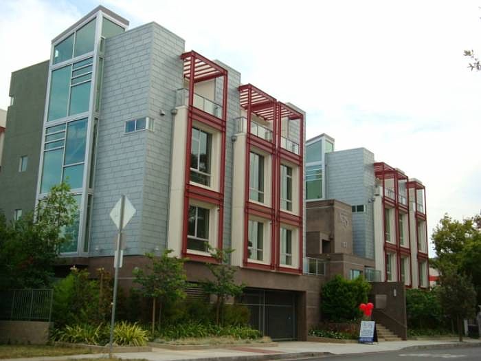 1st image of 525 W Elk Ave