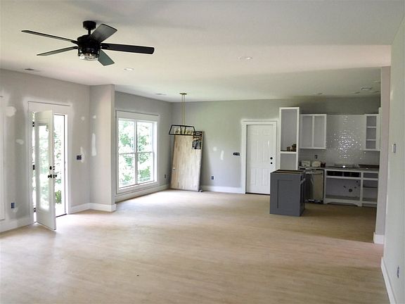 2nd image of 612 Huntwood Ln