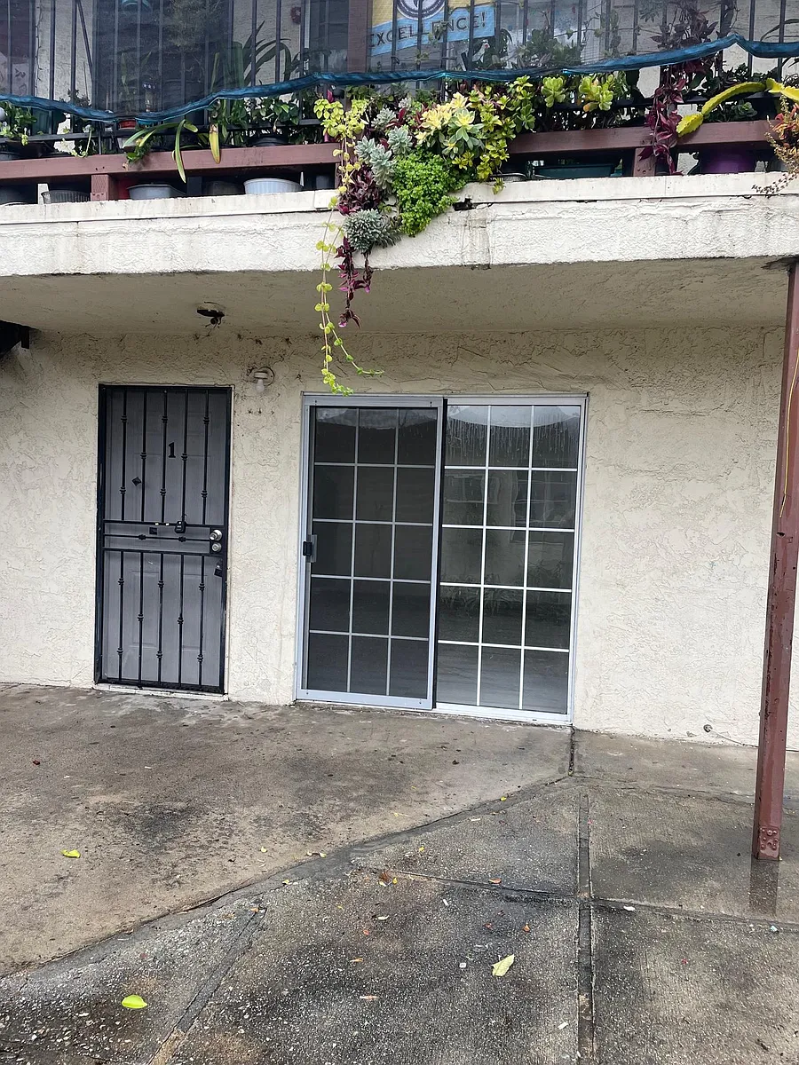 Building Photo - 10430 Amherst Ave #1