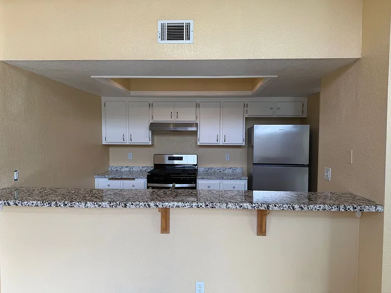 1100 Honeysuckle Way — Photo 3