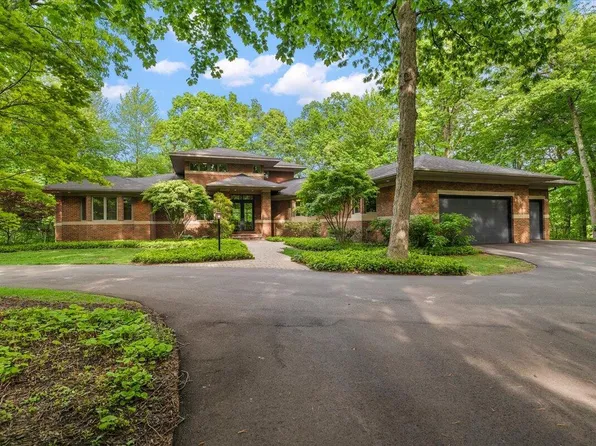 4166 Mystic Oak Ct NE, Grand Rapids, MI 49525