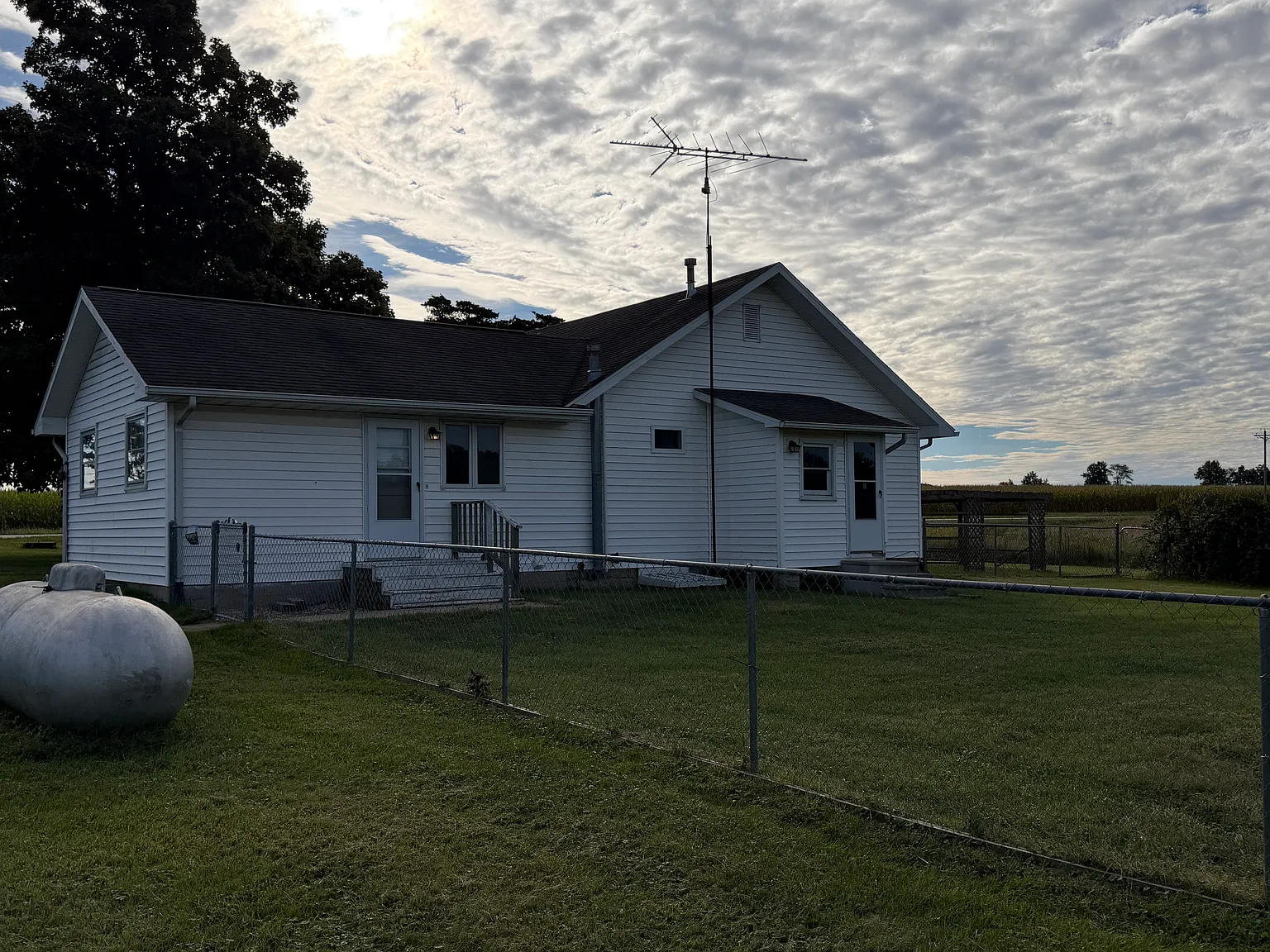 2 bed, 1240 sqft, $1,500 — Photo 4