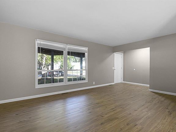 3rd image of 2240 Wedgwood Dr W