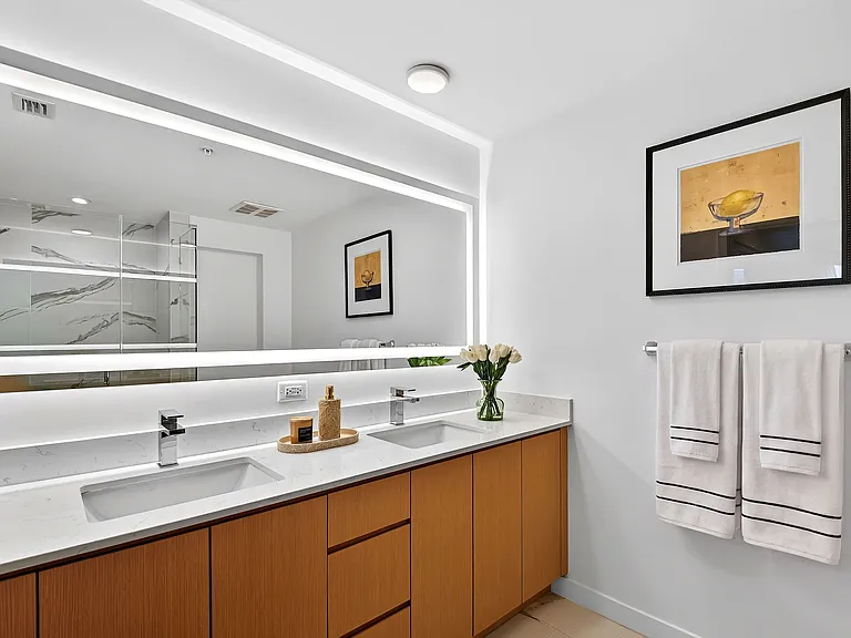 Manor Biscayne — Photo 15