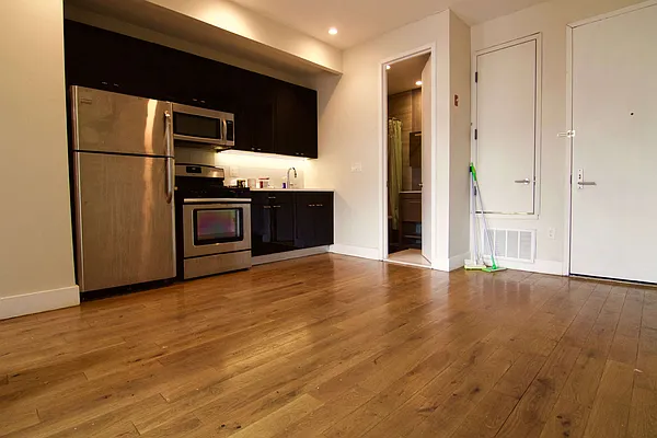 Rented by Nooklyn NYC LLC | media 54