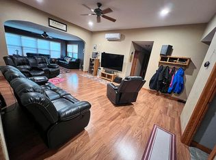 943 Deer Run Dr, Monticello, IA 52310