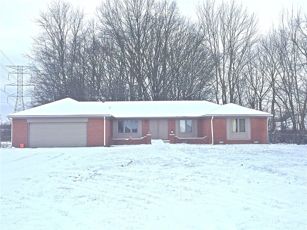 690 N 700 W photo 1