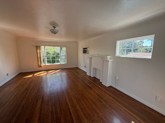 4th image of 3233 Grim Ave