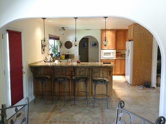 kitchen - bar area_08132014