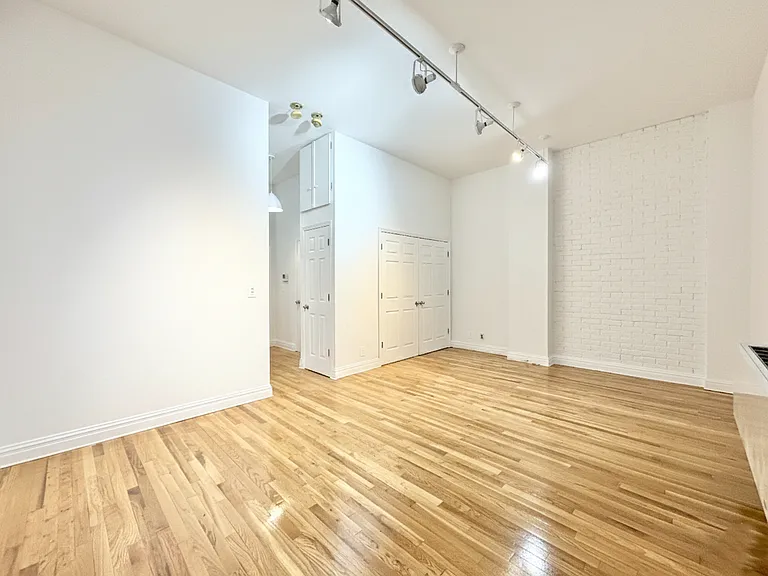 56 Court St #4HH — Photo 6