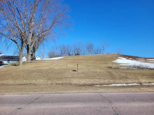 429 Herbert St S, Waterville, MN 56096