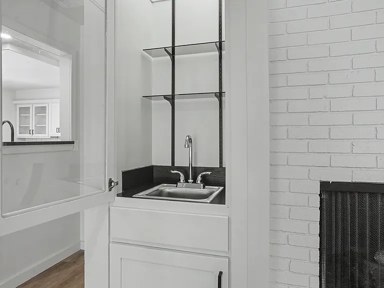 5900 N Ross Ave #2 — Photo 9