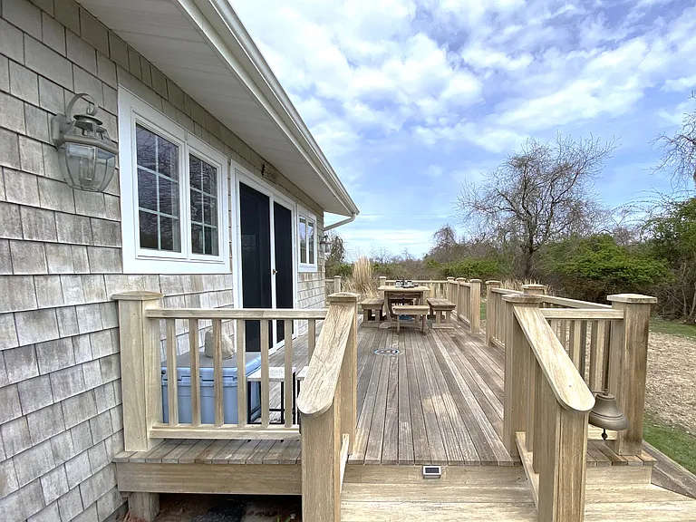 50 E Lake Dr — Photo 3