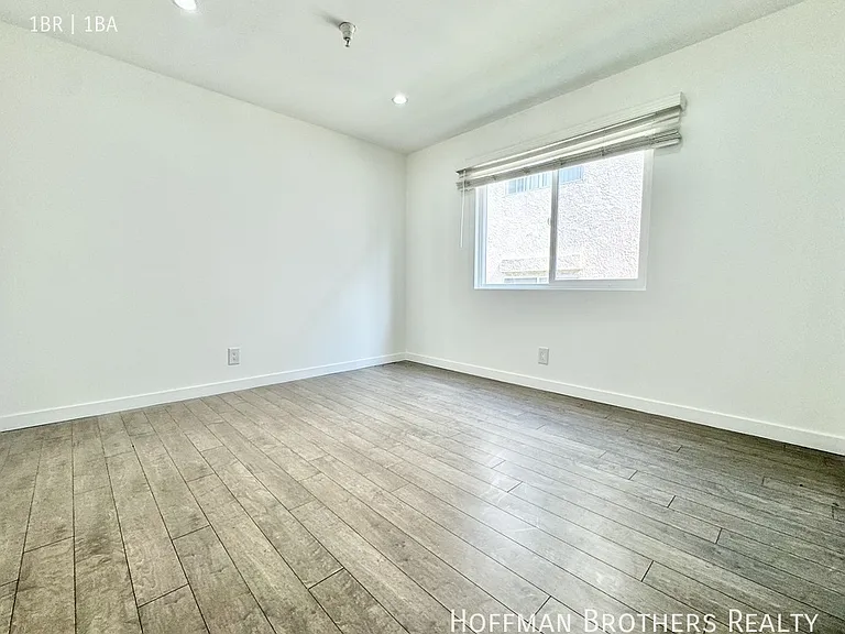 601 N Normandie Ave #6 — Photo 4
