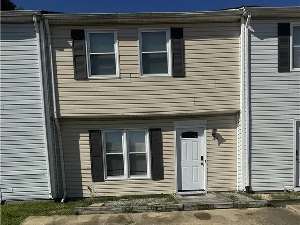 3204 Clover Rd E, Chesapeake, VA 23321