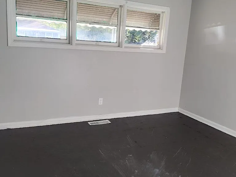 12510 Summerland Ave — Photo 3