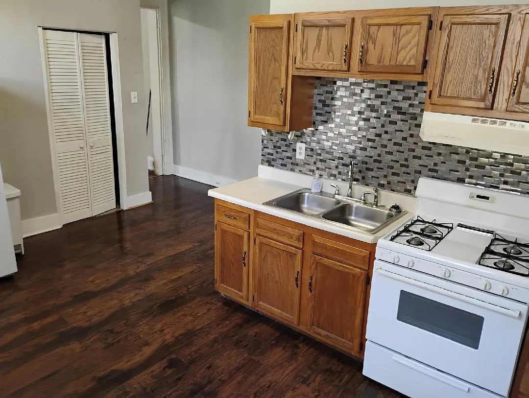 1 bed, $1,000 — Photo 4