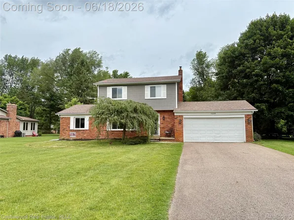 1209 Bay Ridge Dr, Highland, MI 48356