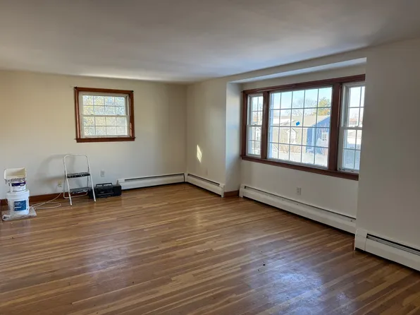 14 Essex St, Watertown, MA 02472