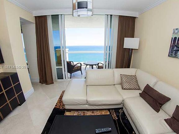 3rd image of 17875 Collins Ave #3402