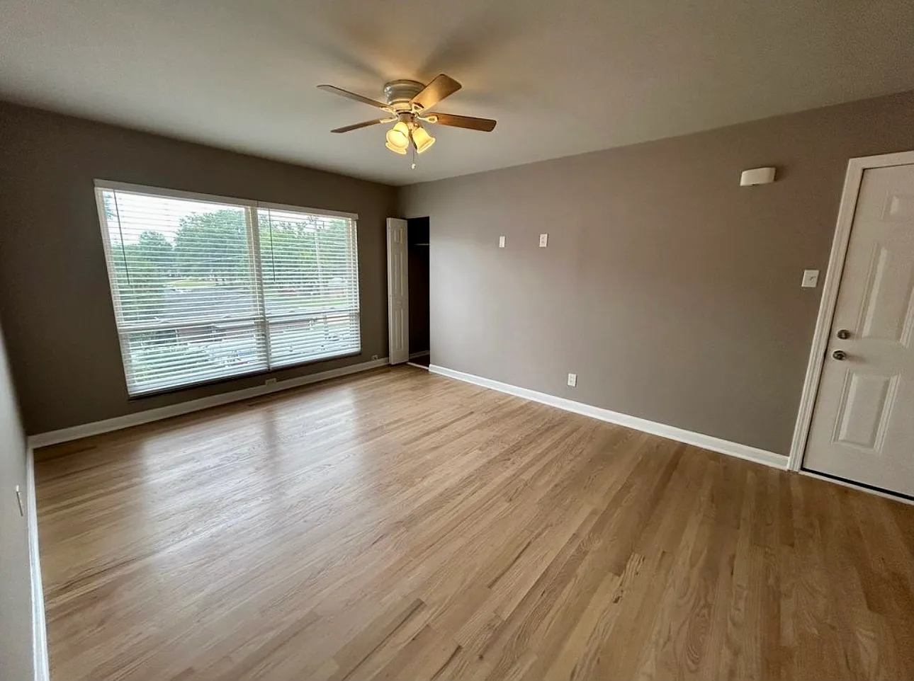 1 bed, 750 sqft, $900 — Photo 2