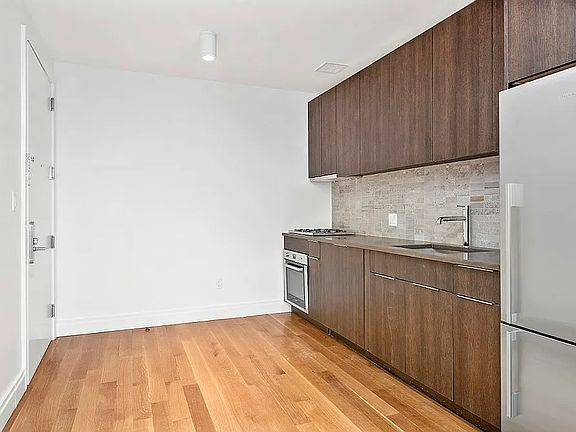 2nd image of 1329 Myrtle Ave APT 1A