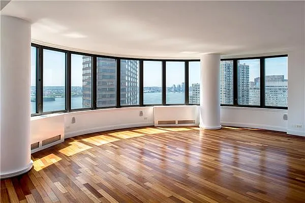 Sold by TNG Nassimi Realty | media 35