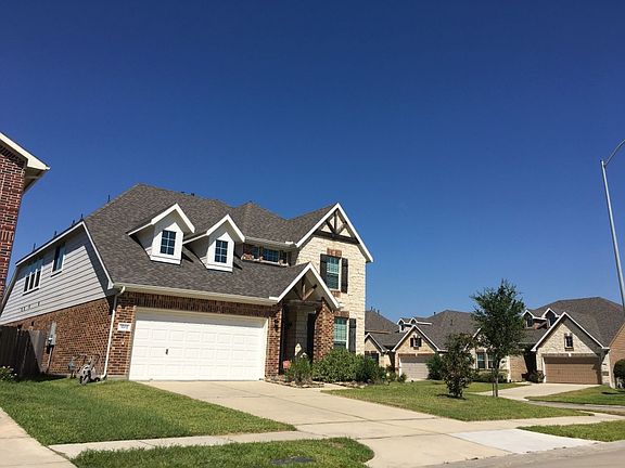 2nd image of 3202 Retama Falls Ln