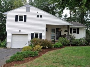 61 Carlyle Rd, West Hartford, CT 06117