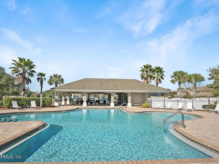 677 Scrub Jay Dr — Photo 2