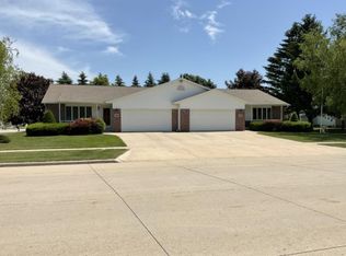 2215 Kellner St, Manitowoc, WI 54220