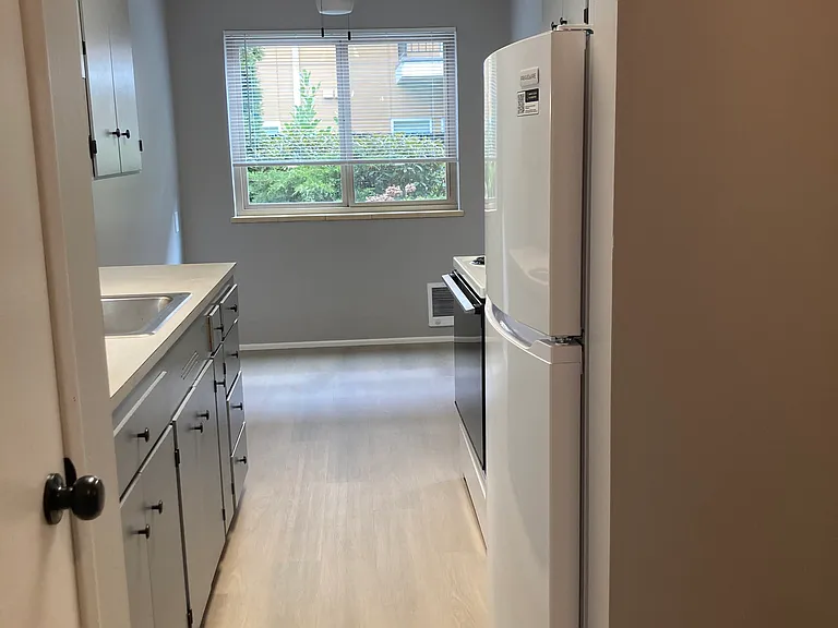 The Cameo Apartments — Photo 14