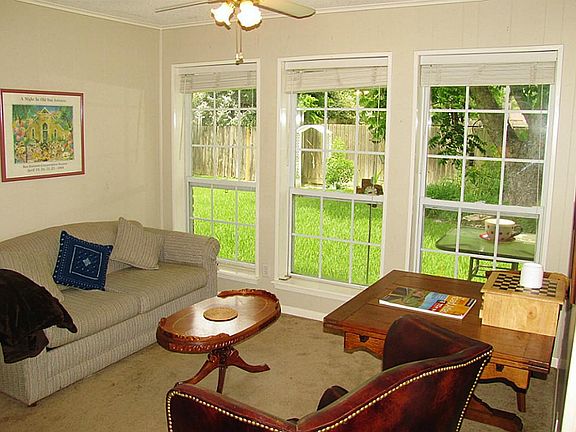 4th image of 1801 Crown Ct