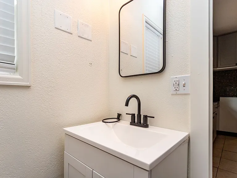 1005 Norwood Ave — Photo 10