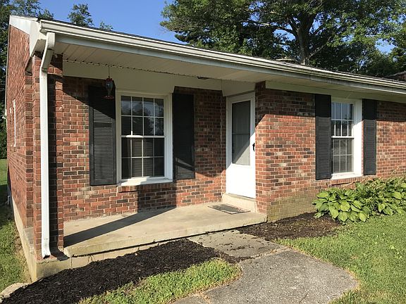 2nd image of 4 Seminole Dr #4