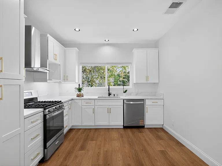7827 Calle Jalisco — Photo 9